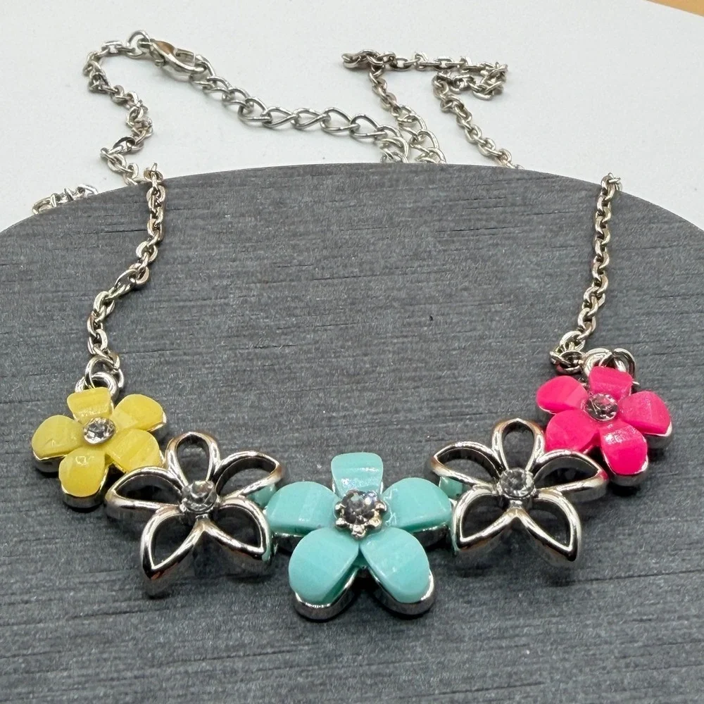 Colorful Rhinestone Flower Statement Necklace Silver Tone Y2K Springtime Gift